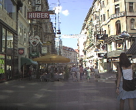 �E�B�[���̒��S